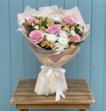 Букет цветов из:  Гвоздики, Орхидеи и Розы в Духовницкое