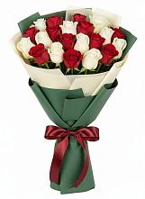 Букет Микс из красных и белых роз в Духовницкое