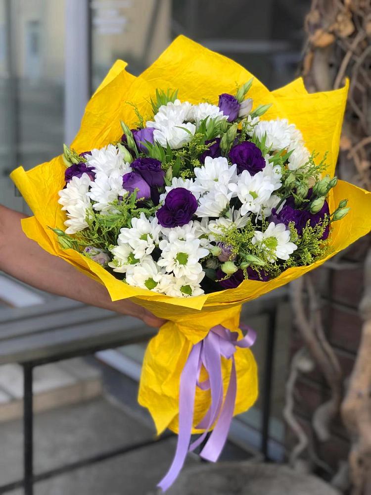 Букет цветов из: Ирисы, Хризантемы и Ромашки в Духовницкое
