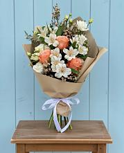 Букет цветов из:  Альстромерии, Лизиантусы, Розы и Хризантемы #REPLACE_PRED# Духовницкое