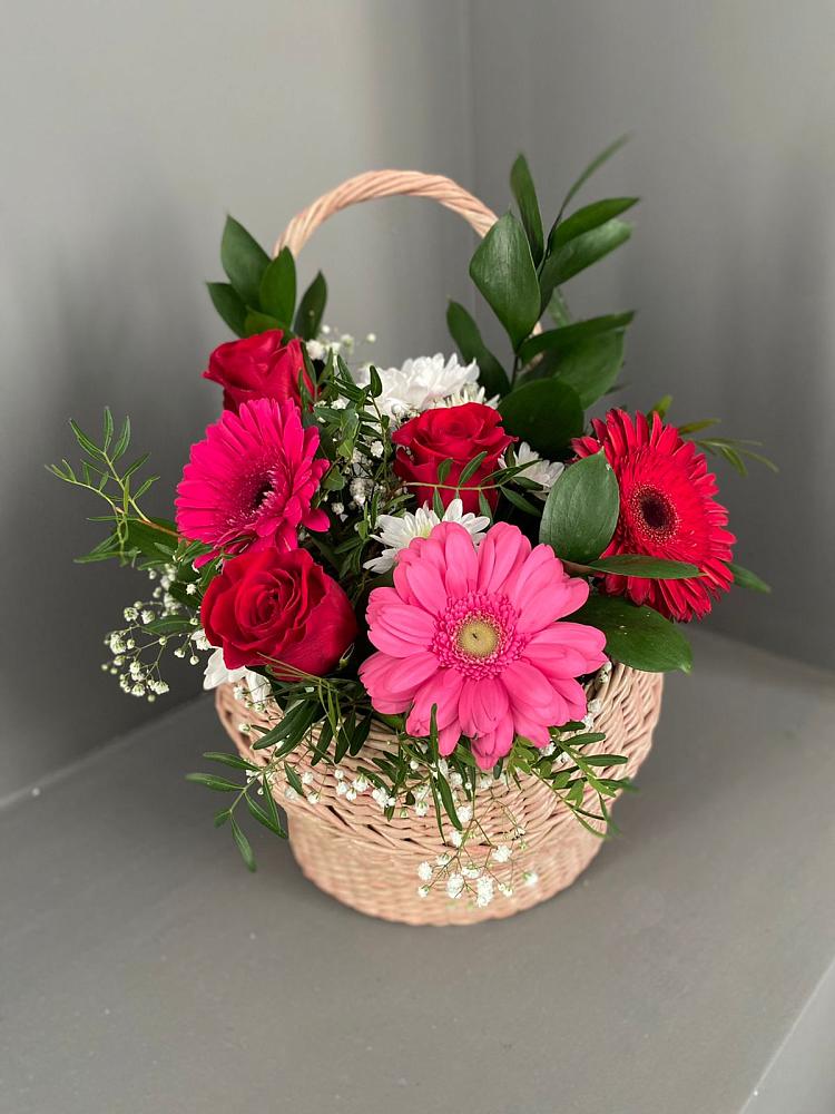Цветочная композиция из Розы, Хризантемы и Герберы в корзине в Духовницкое
